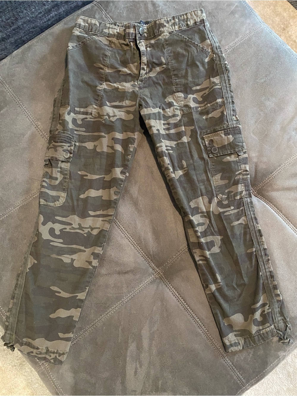 Sanctuary Camo Cargo Pants in Olive Green Sm